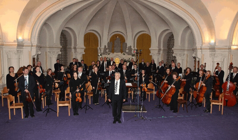 Orchester in der Krypta beim Konzert