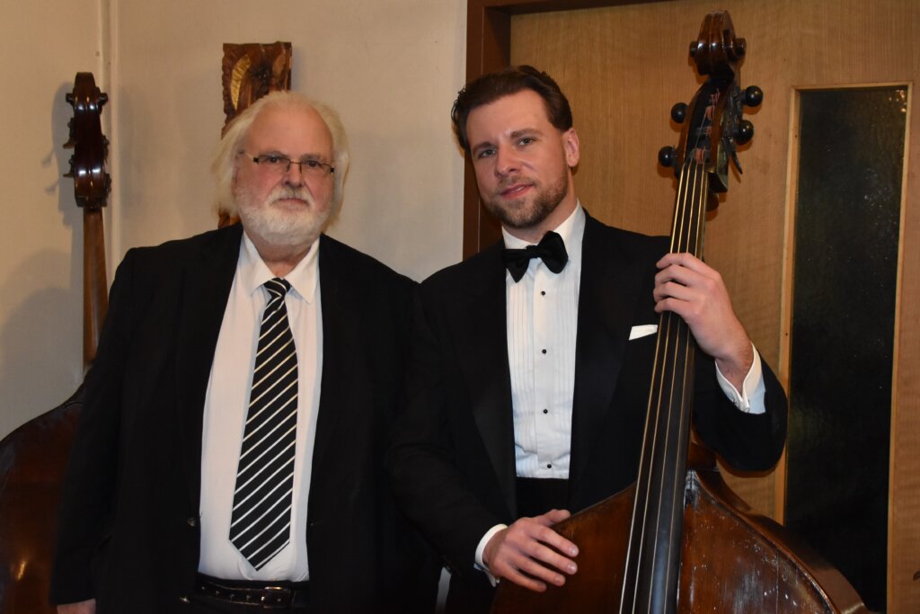 Stimmführer Wolfgang Gürtler und Constantin nach dem Konzert