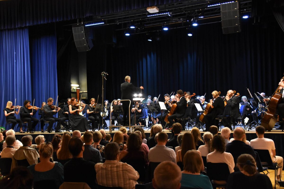 Das Orchester beim letzten Konzert im Lorely Saal im März 2022