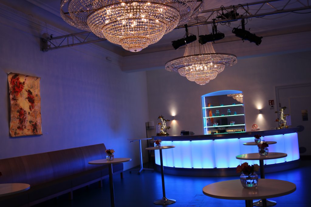 Die Lorely Bar in stimmungsvollem Licht